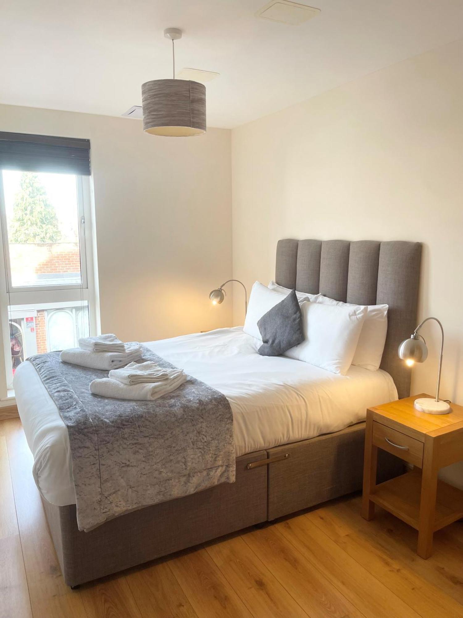 Blue Sky Apartments@Guildford Town Centre Ngoại thất bức ảnh