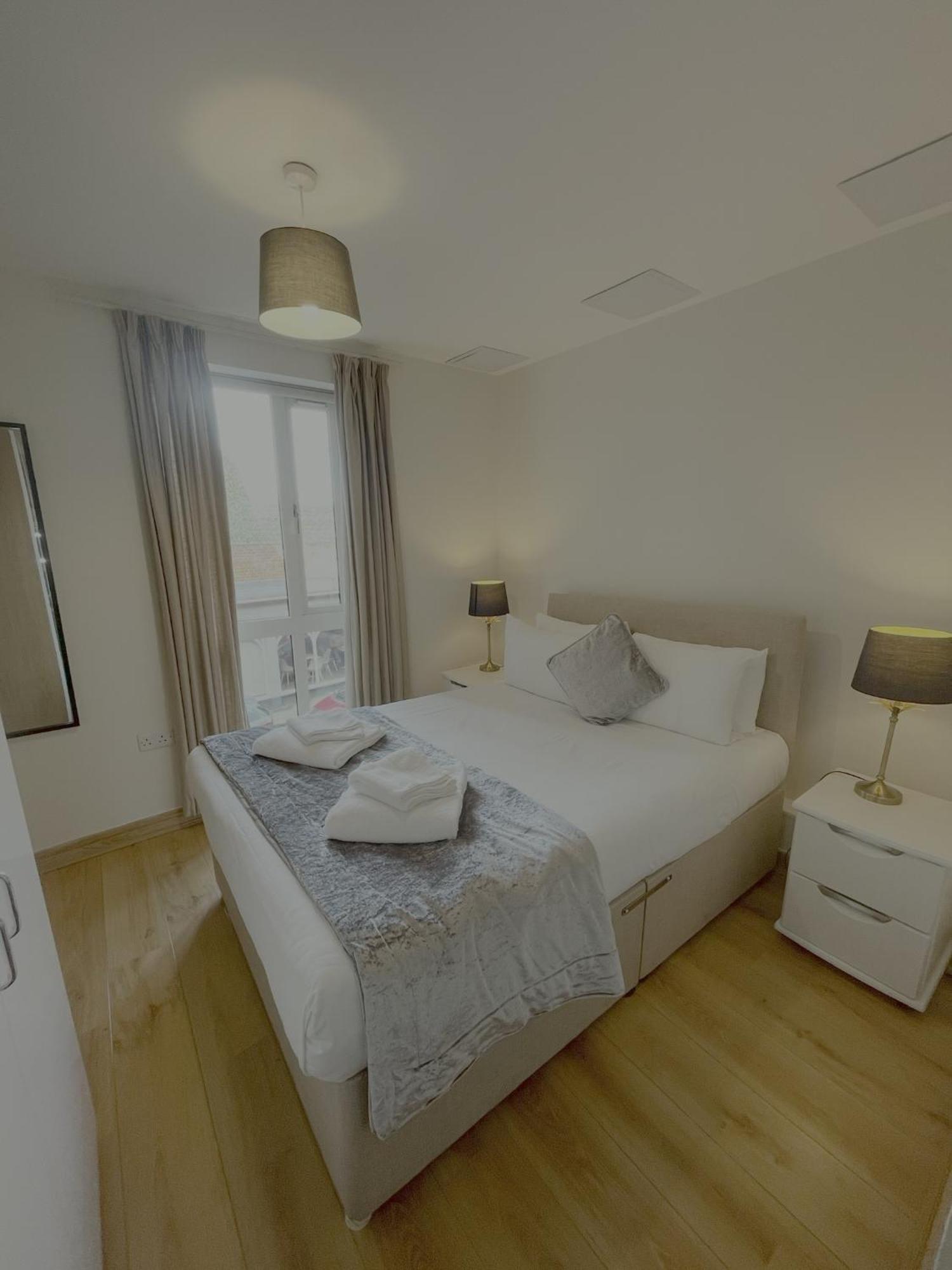 Blue Sky Apartments@Guildford Town Centre Ngoại thất bức ảnh
